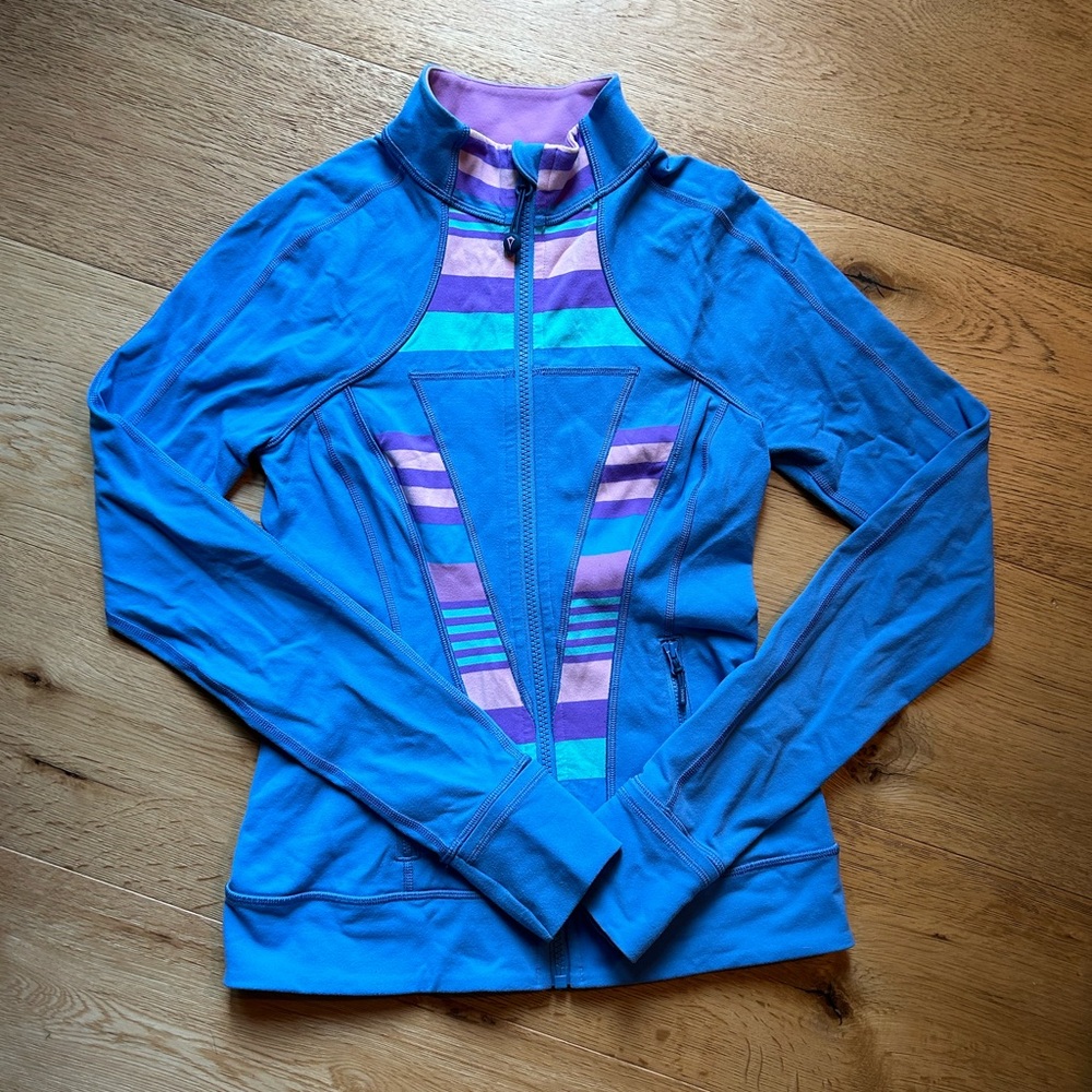 Ivivva (girls lululemon) sweater size 12